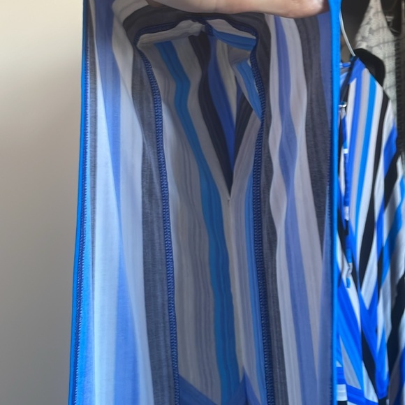 Women’s royal blue, white, black MICHAEL KORS poncho. SIZE M in great condition! - Picture 3 of 5